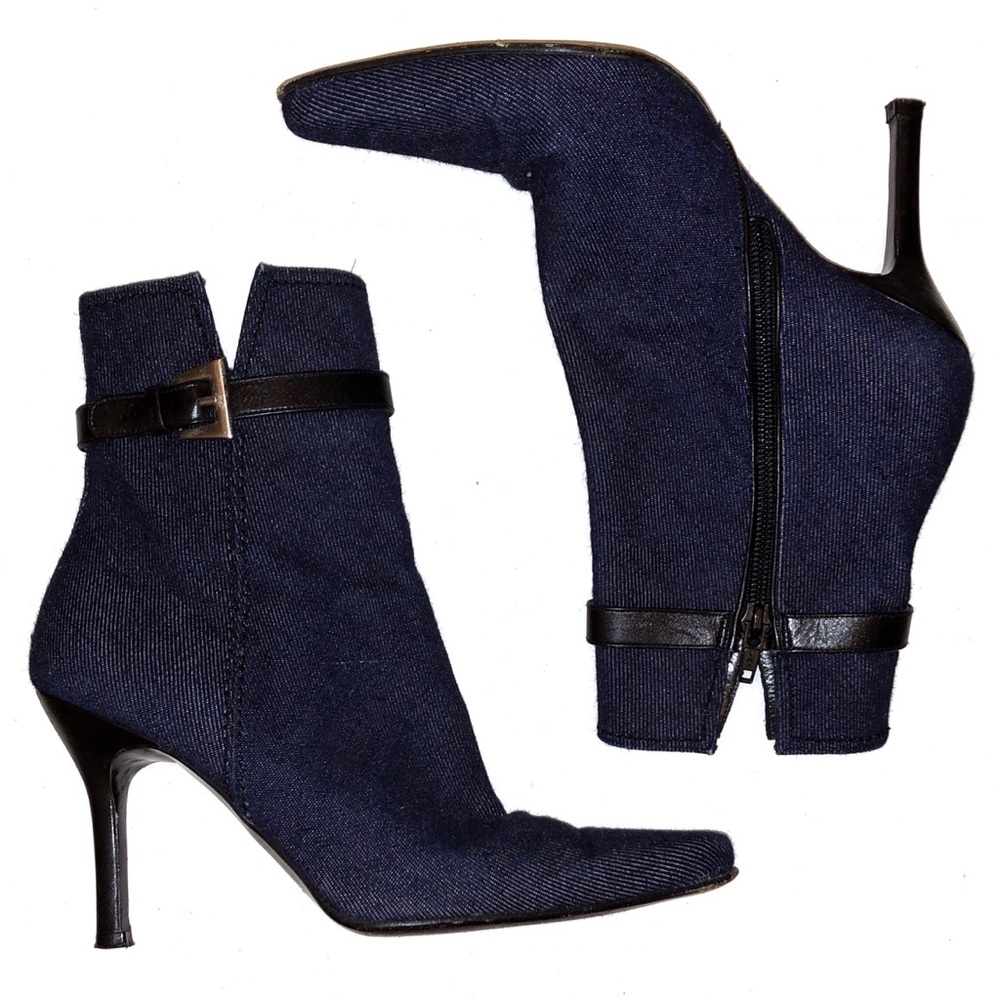 Vintage Stuart Weitzman Denim Boot, Size 6.5 🔅